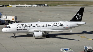 Photo of D-AIZH - Airbus A320-214 operated by Lufthansa