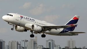 Photo of PR-MYC - Airbus A319-112 operated by LATAM Airlines Brasil