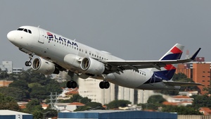Photo of PR-TYF - Airbus A320-214 operated by LATAM Airlines Brasil
