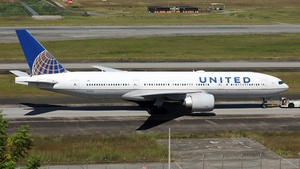 Photo of N37018 - Boeing 777-224(ER) operated by United Airlines