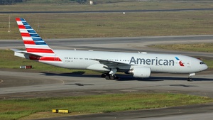 Photo of N773AN - Boeing 777-223(ER) operated by American Airlines
