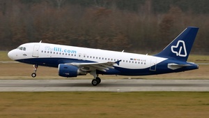 Photo of YR-LIC - Airbus A319-112 operated by Fly Lili