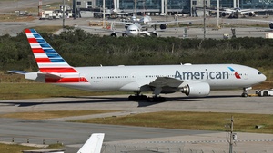 Photo of N752AN - Boeing 777-223(ER) operated by American Airlines