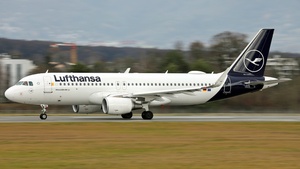 Photo of D-AIUL - Airbus A320-214 operated by Lufthansa