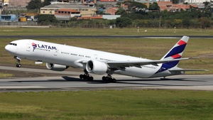 Photo of PT-MUJ - Boeing 777-32W(ER) operated by LATAM Airlines Brasil