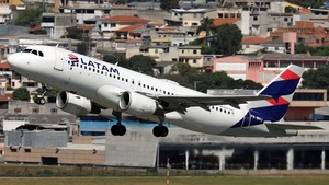 Photo of PR-MHJ - Airbus A320-214 operated by LATAM Airlines Brasil