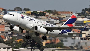 Photo of PR-MBU - Airbus A319-132 operated by LATAM Airlines Brasil