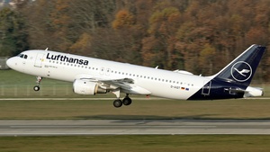 Photo of D-AIQT - Airbus A320-211 operated by Lufthansa