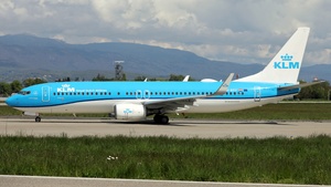 Photo of PH-BXV - Boeing 737-8K2 operated by KLM Royal Dutch Airlines