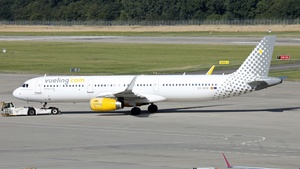 Photo of EC-MHB - Airbus A321-231 operated by Vueling