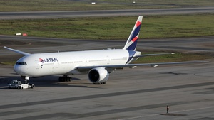 Photo of PT-MUF - Boeing 777-32W(ER) operated by LATAM Airlines Brasil