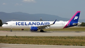 Photo of TF-IAA - Airbus A321-271NX operated by Icelandair
