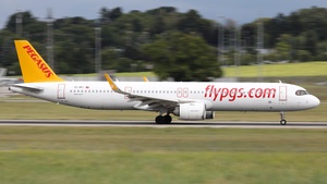 Photo of TC-RFI - Airbus A321-251NX operated by Pegasus Airlines