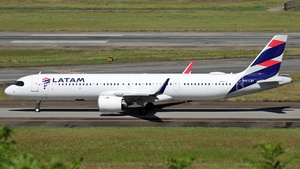 Photo of PS-LBF - Airbus A321-271NX operated by LATAM Airlines Brasil