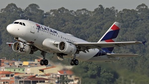 Photo of PR-MYL - Airbus A319-112 operated by LATAM Airlines Brasil
