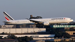 Photo with serial 32711 - Boeing 777-328(ER)