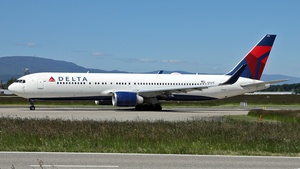 Photo of N1604R - Boeing 767-332(ER) operated by Delta Air Lines