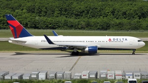 Photo of N186DN - Boeing 767-332(ER) operated by Delta Air Lines