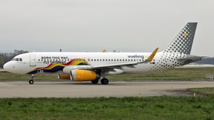 Photo of EC-LVS - Airbus A320-232 operated by Vueling