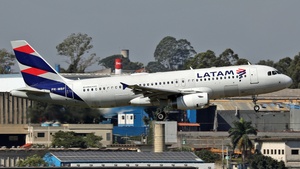 Photo of PR-MBF - Airbus A320-232 operated by LATAM Airlines Brasil