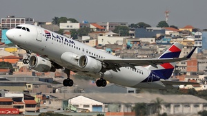 Photo with serial 6800 - Airbus A320-214