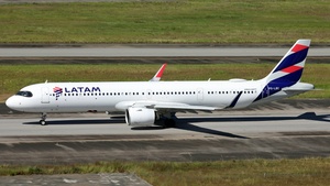Photo of PS-LBC - Airbus A321-271NX operated by LATAM Airlines Brasil