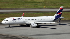 Photo with serial 6163 - Airbus A321-231