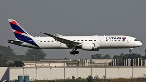 Photo of CC-BMA - Boeing 787-9 Dreamliner operated by LATAM Airlines