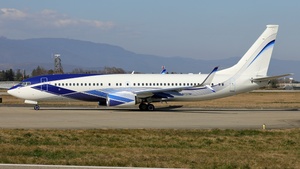 Photo of N737M - Boeing 737-8EQ(BBJ2) operated by EIE Eagle Inc.