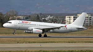 Photo of D-ANDI - Airbus A320-232 operated by LEAV Aviation