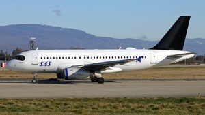 Photo of OY-KBT - Airbus A319-131 operated by SAS Scandinavian Airlines