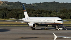 Photo of EC-ISY - Boeing 757-256 operated by Jet2 (opb Privilege Style)