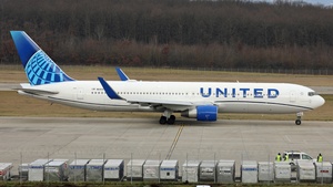 Photo of N643UA - Boeing 767-322(ER) operated by United Airlines