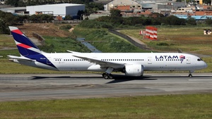 Photo of PS-LAA - Boeing 787-9 Dreamliner operated by LATAM Airlines Brasil