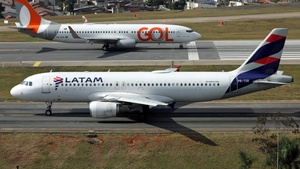 Photo of PR-TQB - Airbus A320-214 operated by LATAM Airlines Brasil