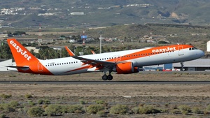 Photo of G-UZMC - Airbus A321-251NX operated by easyJet