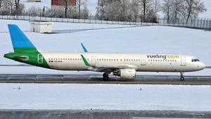 Photo of EC-NLX - Airbus A321-211 operated by Vueling
