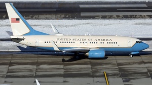 Photo of 01-0041 - Boeing C-40B operated by US Air Force