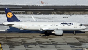 Photo of D-AIUK - Airbus A320-214 operated by Lufthansa