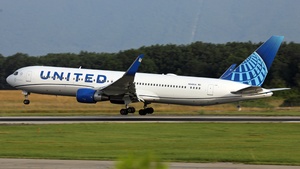 Photo of N648UA - Boeing 767-322(ER) operated by United Airlines