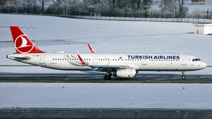 Photo of TC-JSM - Airbus A321-231 operated by Turkish Airlines