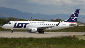 Photo of SP-LII - Embraer ERJ-175LR operated by LOT Polish Airlines