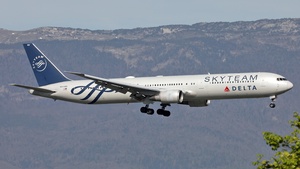 Photo of N844MH - Boeing 767-432(ER) operated by Delta Air Lines