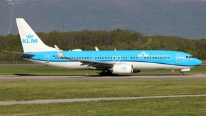 Photo of PH-BCG - Boeing 737-8K2 operated by KLM Royal Dutch Airlines