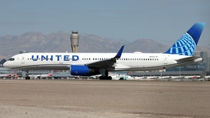 Photo of N17133 - Boeing 757-224 operated by United Airlines