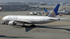 Photo of N78013 - Boeing 777-224(ER) operated by United Airlines