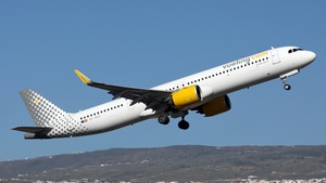 Photo of EC-NYE - Airbus A321-271NX operated by Vueling