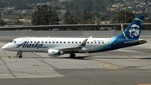 Photo of N170SY - Embraer ERJ-175LR operated by Alaska Airlines (opb Skywest Airlines)