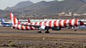 Photo of D-ABOM - Boeing 757-330 operated by Condor