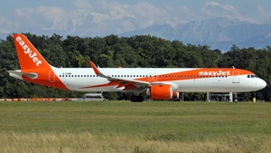 Photo of G-UZMH - Airbus A321-251NX operated by easyJet